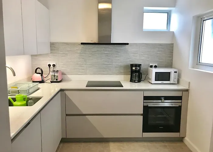 Metro Residence W6