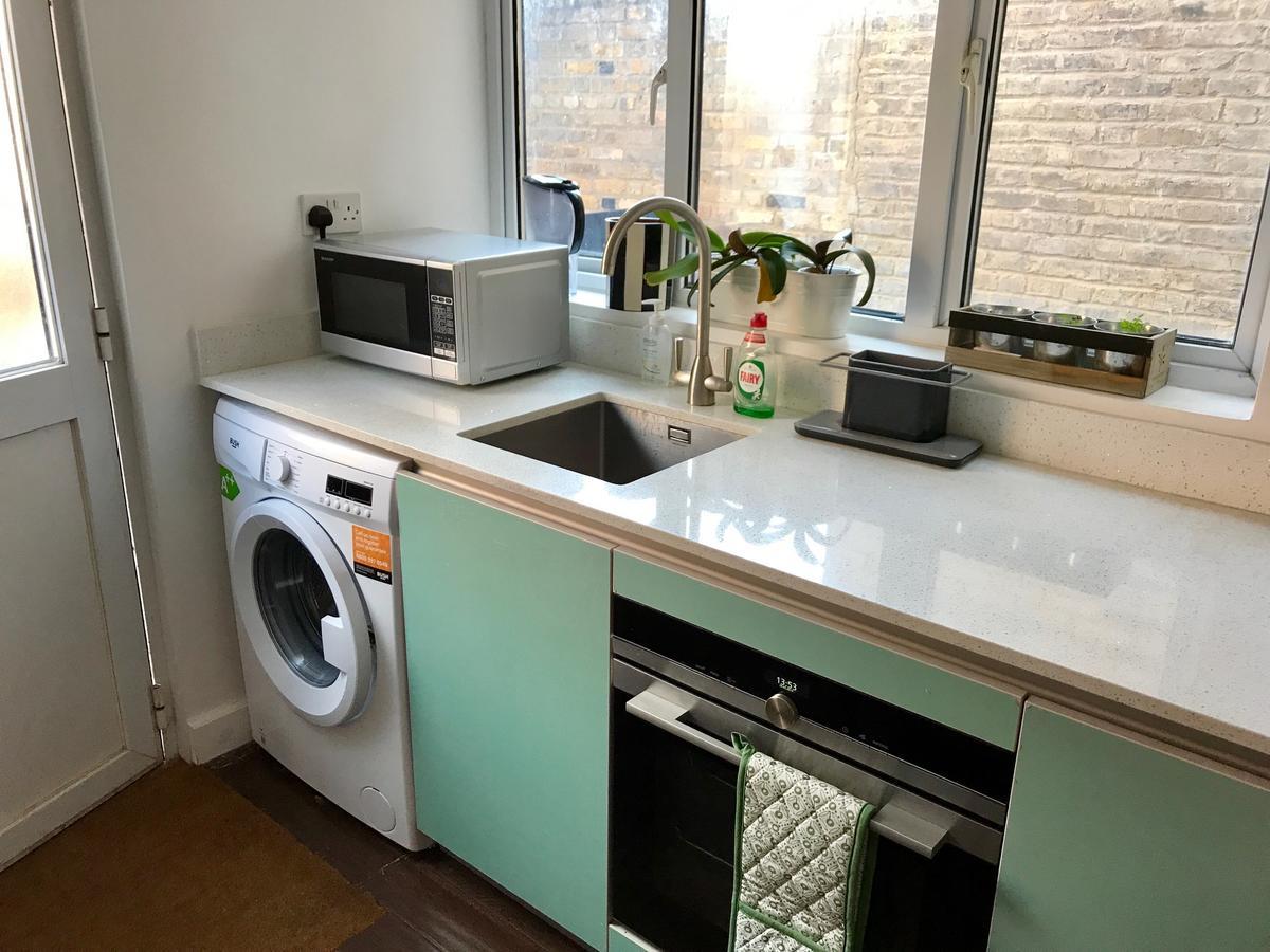 Guest house Metro W6